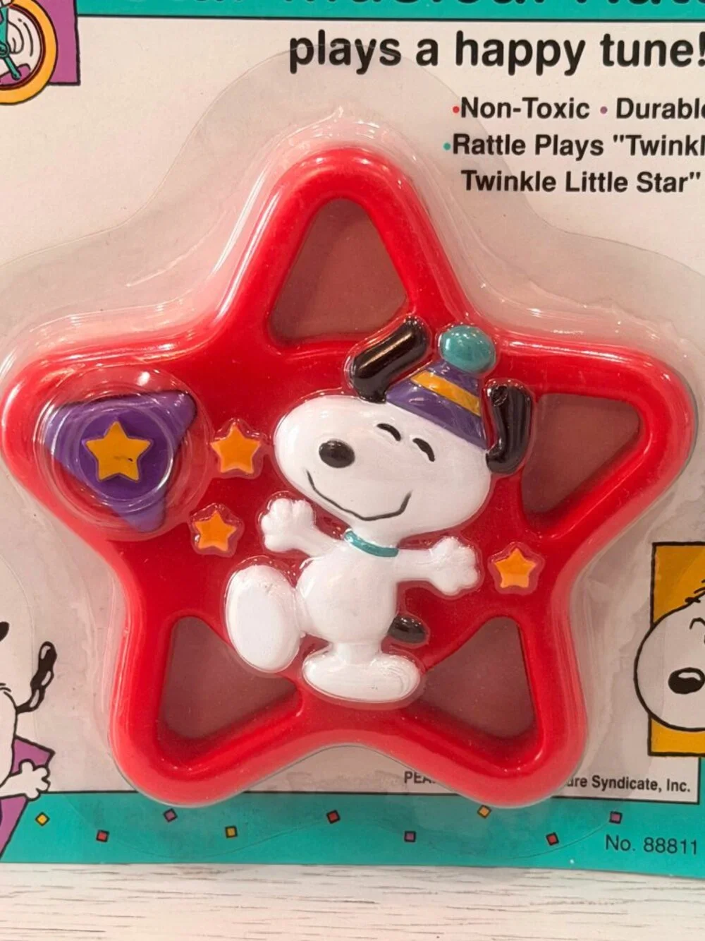 Vintage Peanuts Snoopy and the Daisy Hill Puppies Star Musical Rattle RED Danara